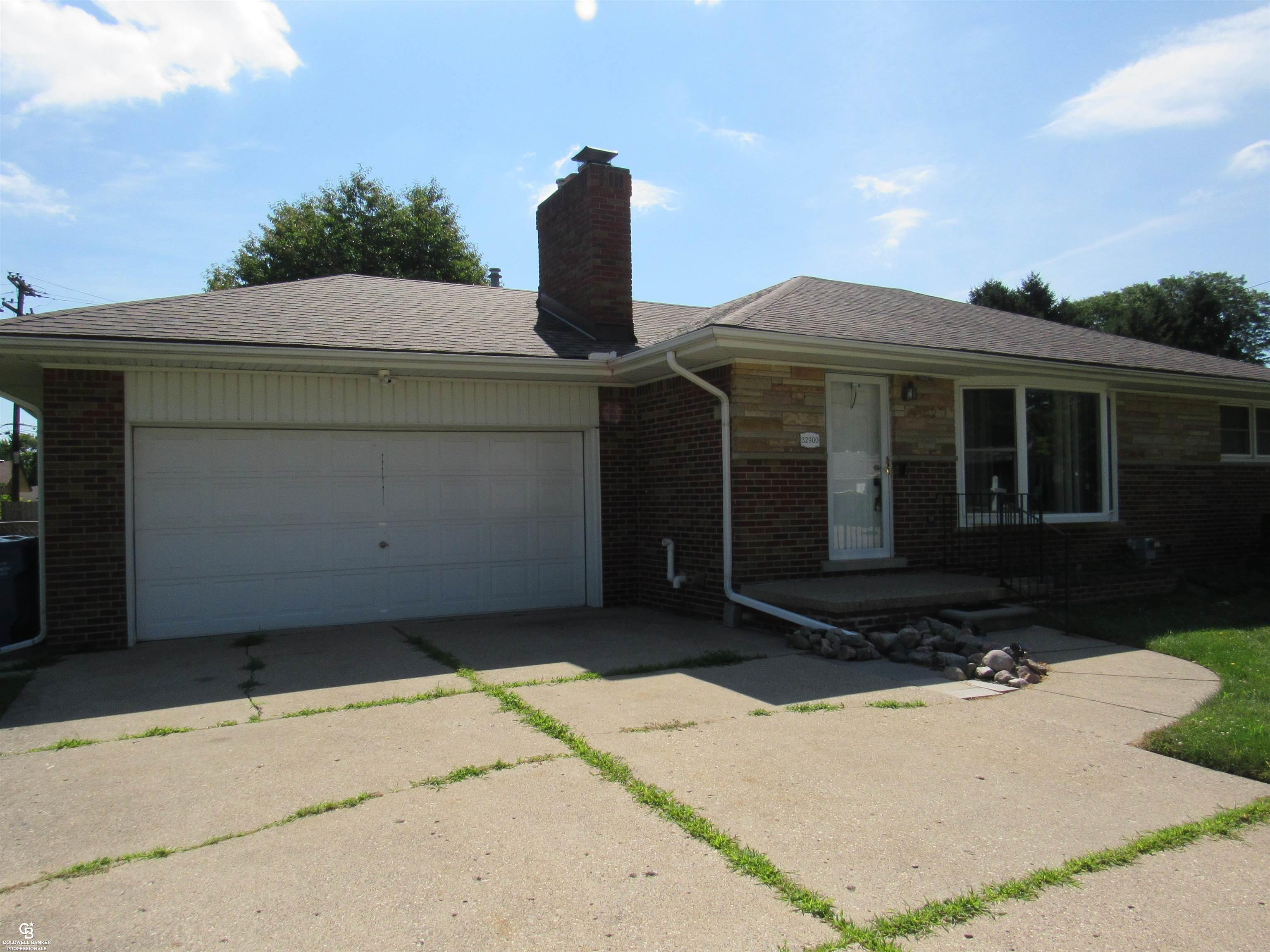 Property Photo: 32900 Knapp Avenue MI 48093