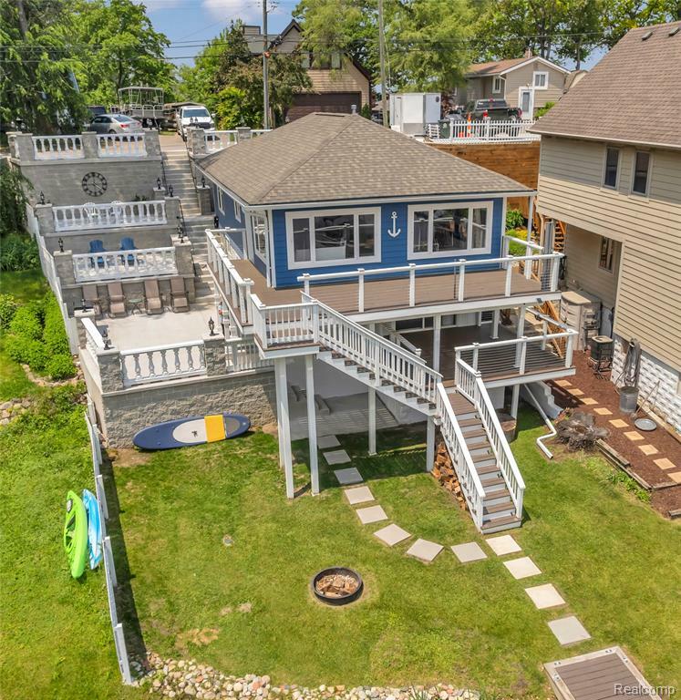 Property Photo:  533 Bellevue Avenue  MI 48362 2714 