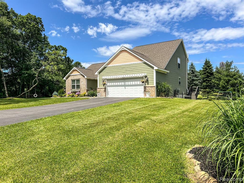 Property Photo:  11236 Chyna Run  MI 48350 2652 