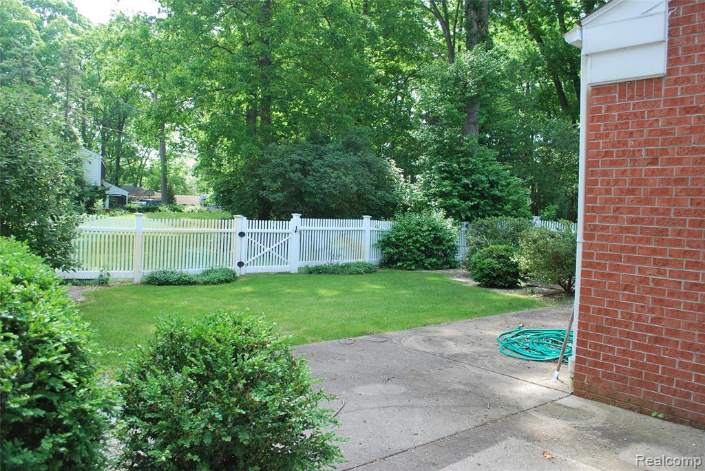 Property Photo: 1512 Rulane Drive MI 48446 1357