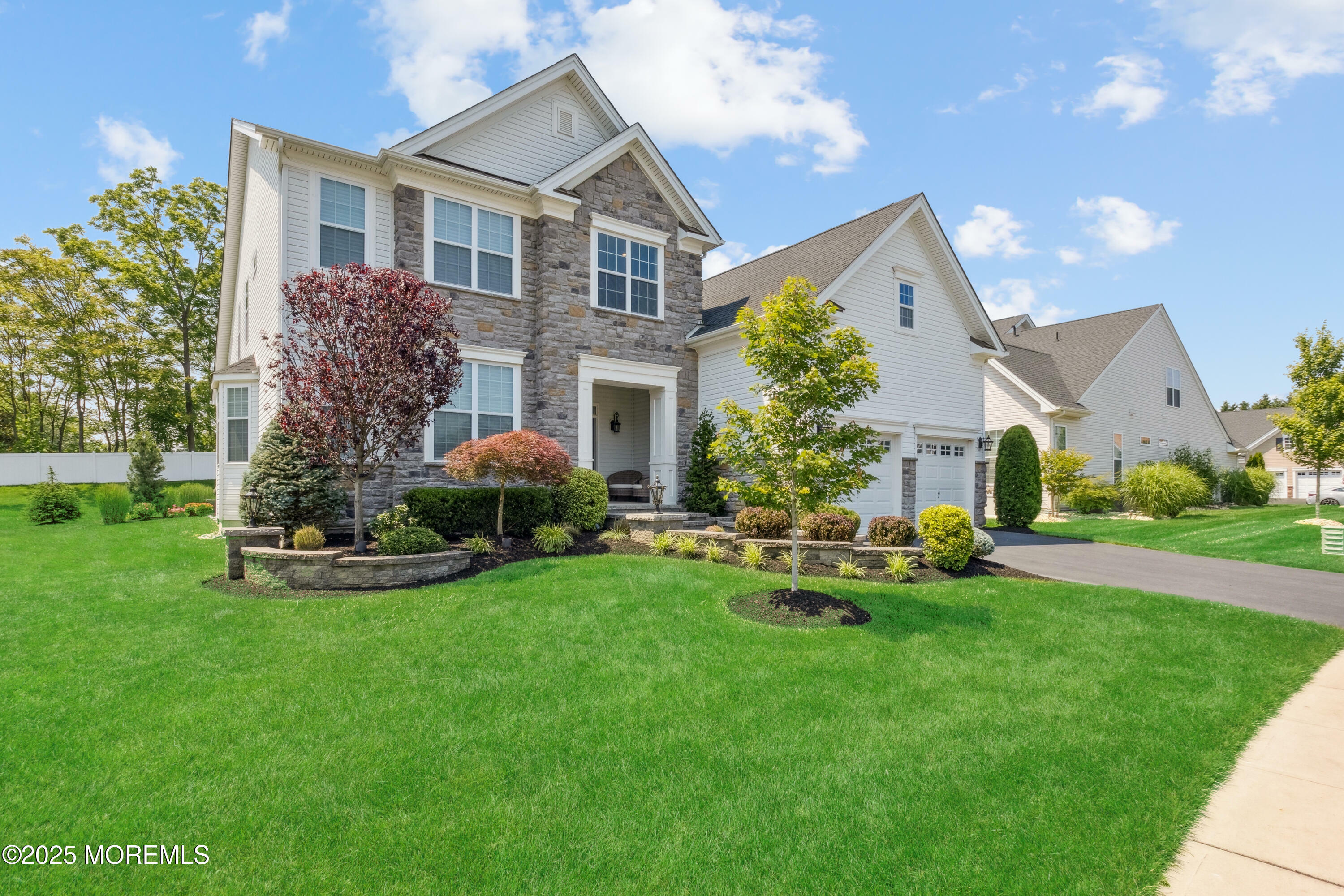 23 Interlachen Court  Monroe NJ 08831 photo