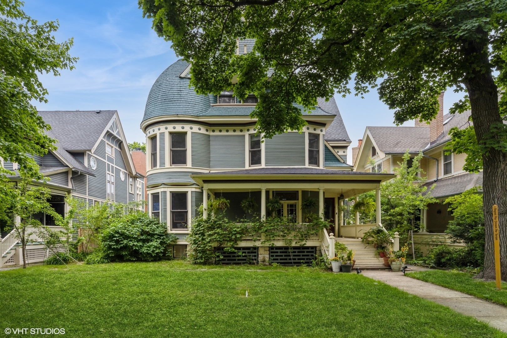 Property Photo:  1232 Hinman Avenue Main  IL 60202 