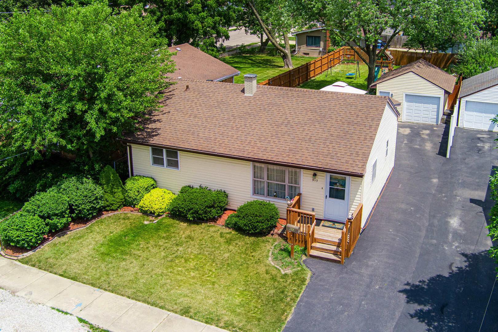 Property Photo:  913 Church Road  IL 60505 