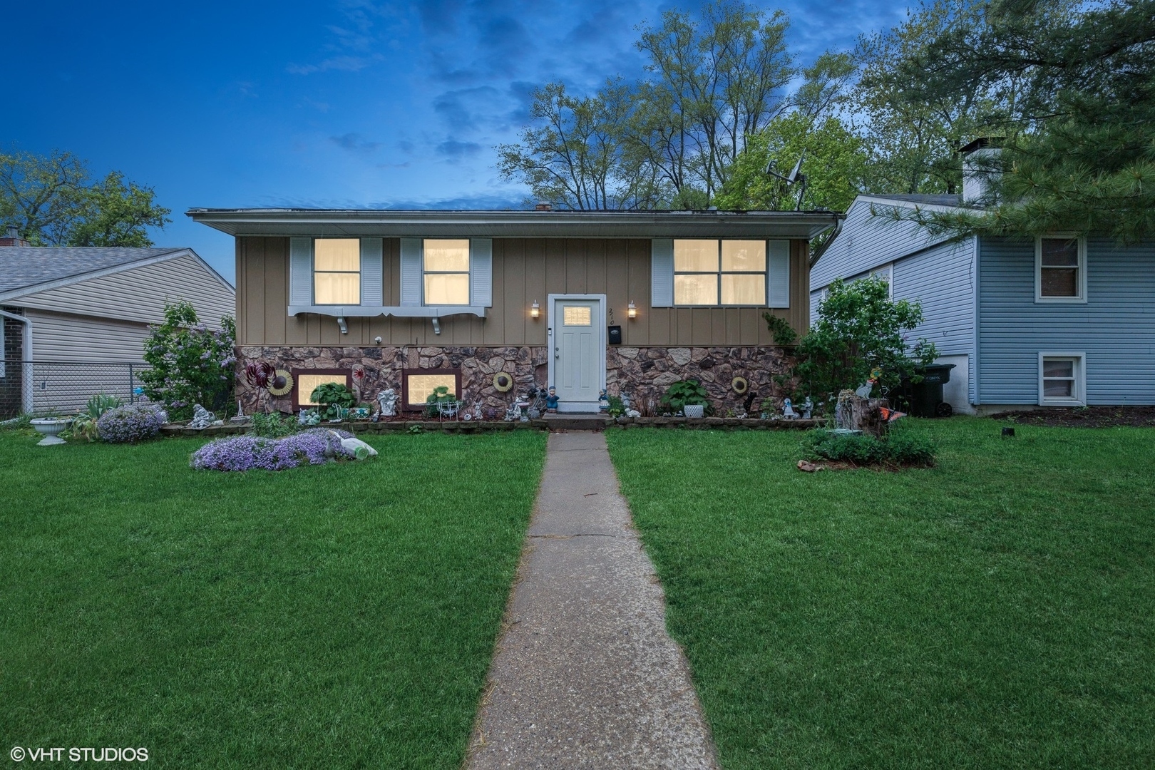 Property Photo: 2110 Hermon Avenue IL 60099