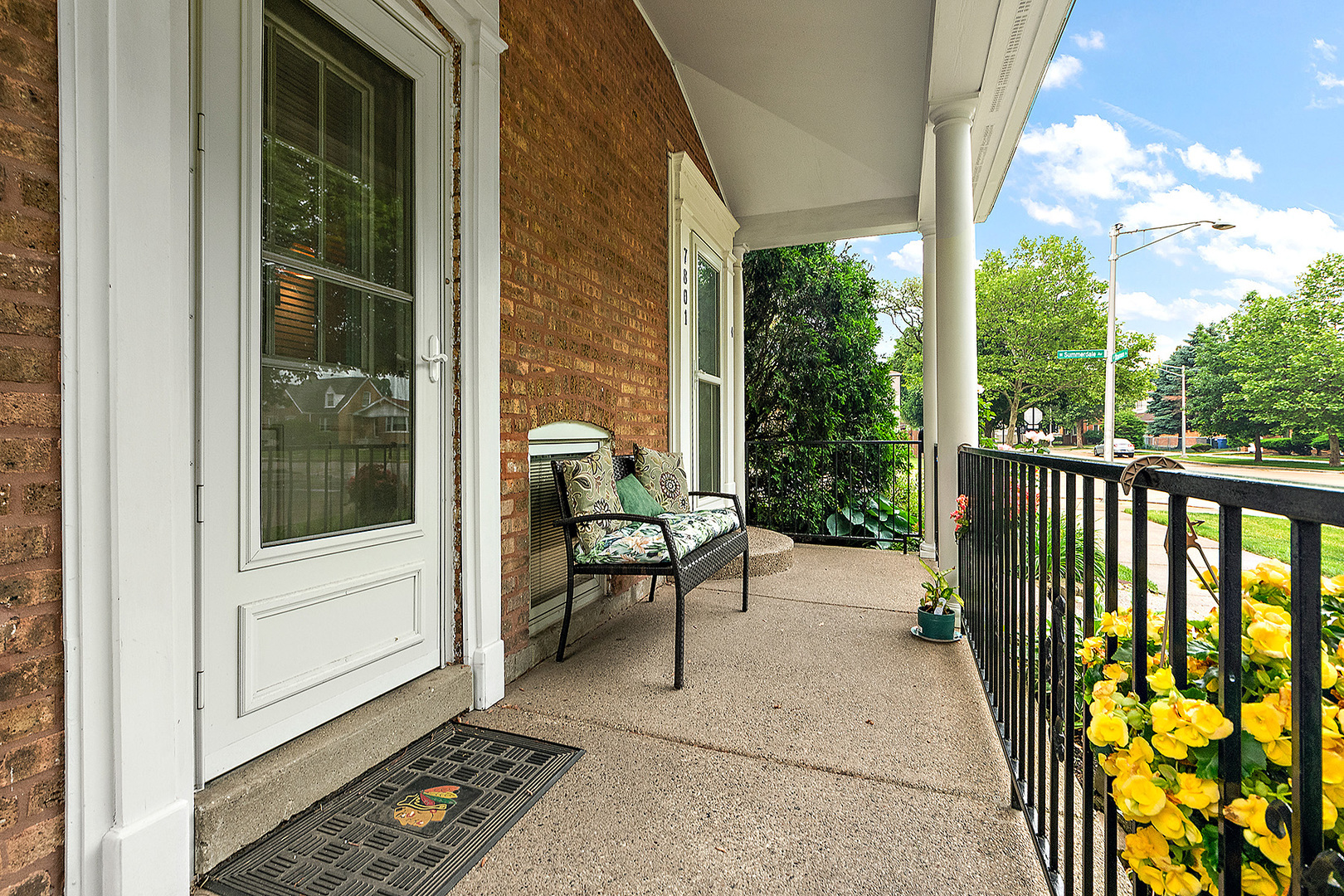 Property Photo: 7801 W Summerdale Avenue IL 60656