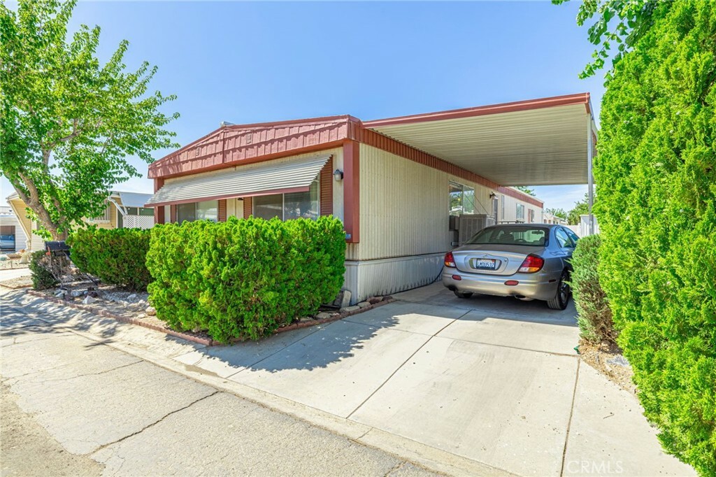 Property Photo:  2550 E Avenue I 94  CA 93535 