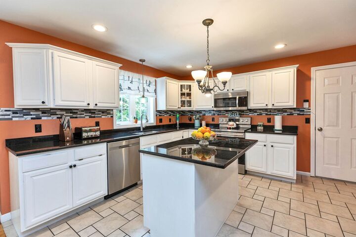 Property Photo:  36 Glen Farm Road  NH 03084