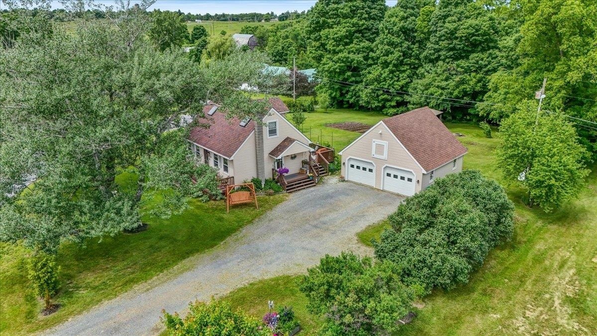 Property Photo: 1588 Sandy Birch Road VT 05468