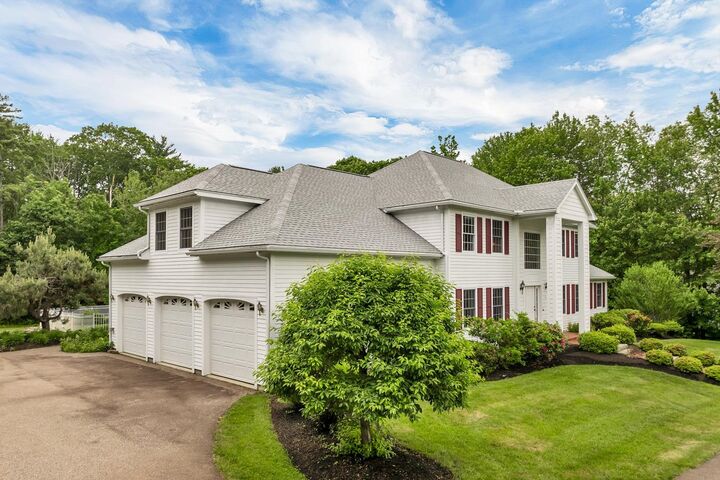 Property Photo:  19 Knollwood Drive  NH 03249 