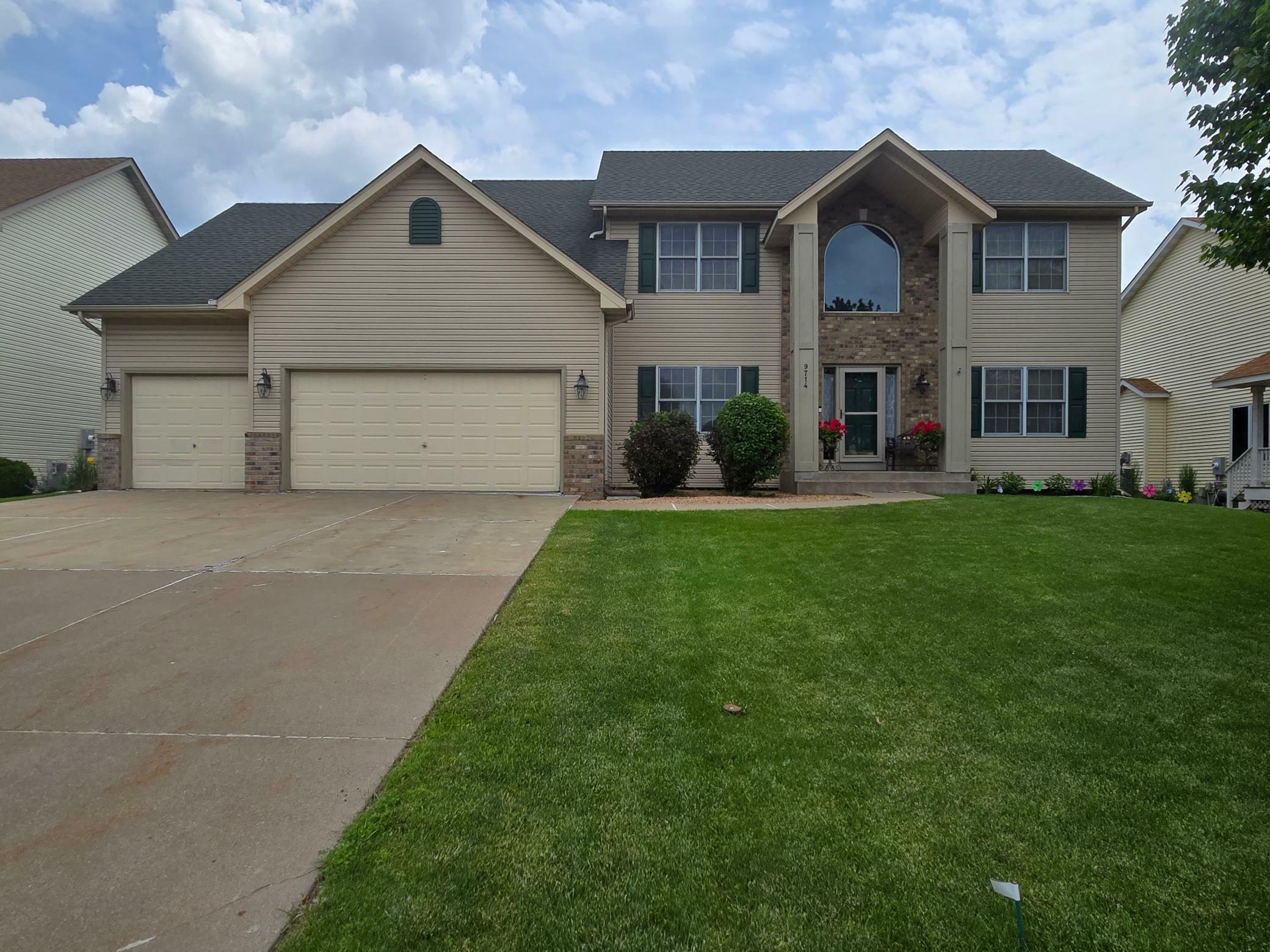 Property Photo: 9714 Hillside Trail S MN 55016