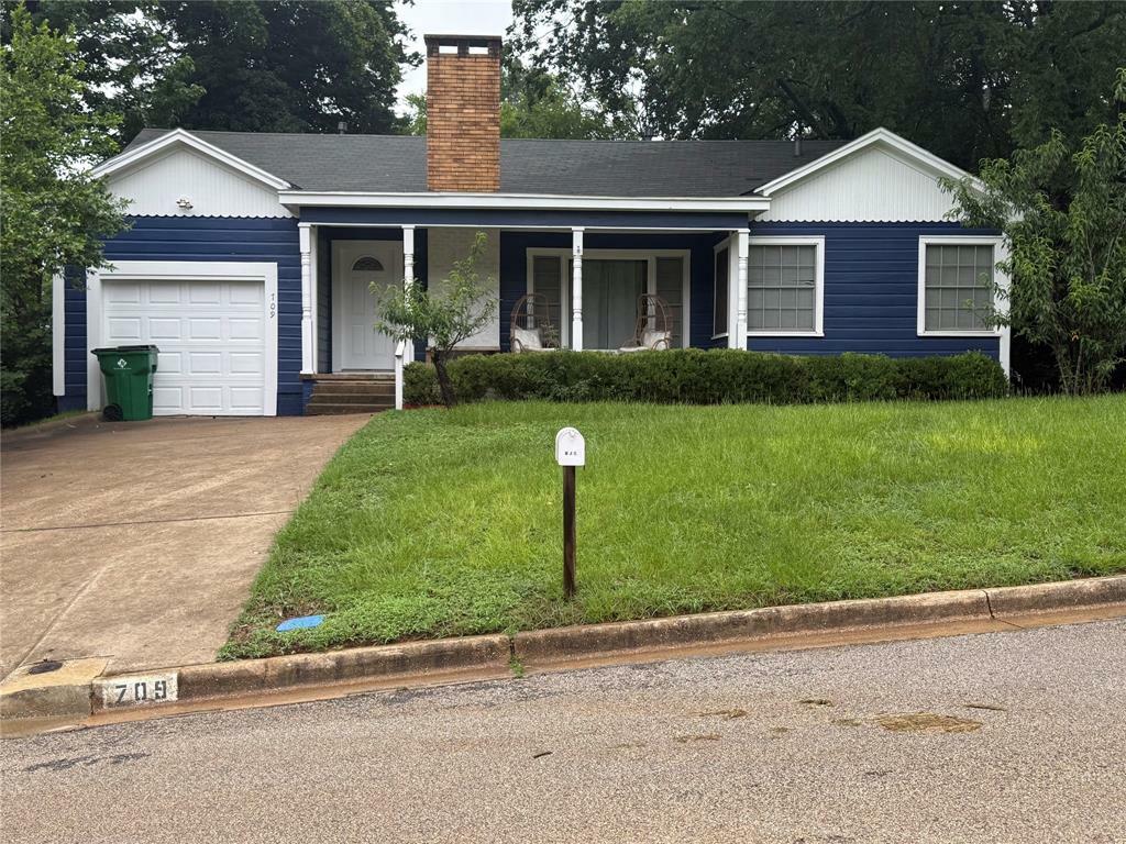 Property Photo: 709 Highland Drive TX 75801