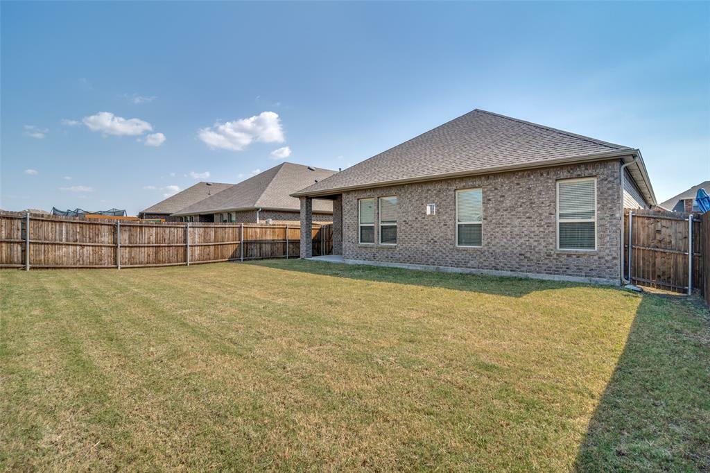 Property Photo: 4090 Ellinger Drive TX 75126