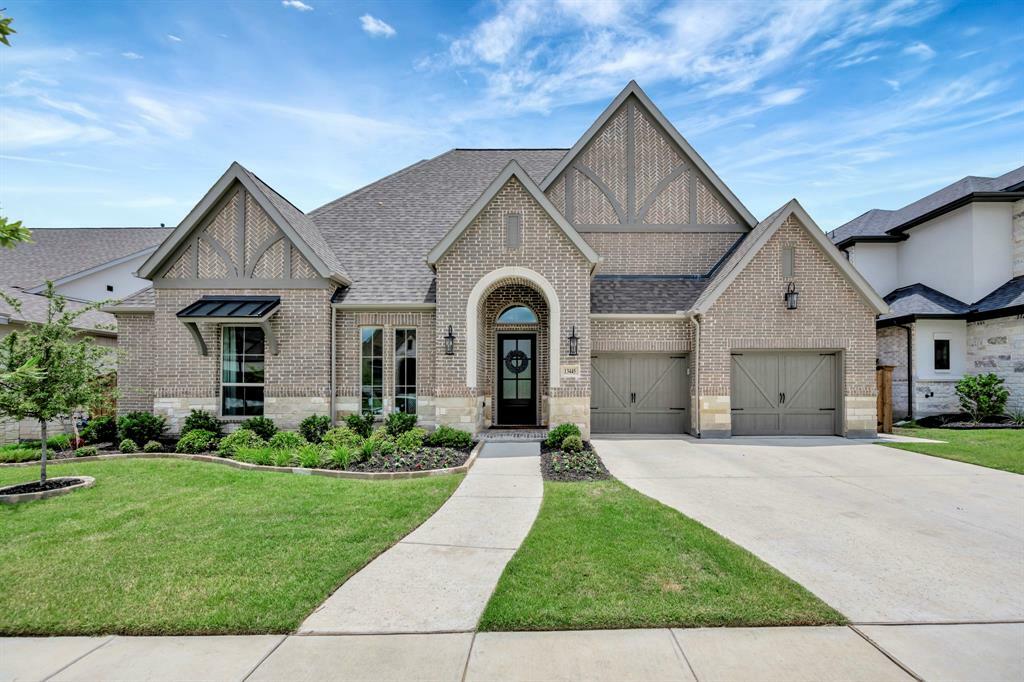 Property Photo: 13445 Meadow Cross Drive TX 76008