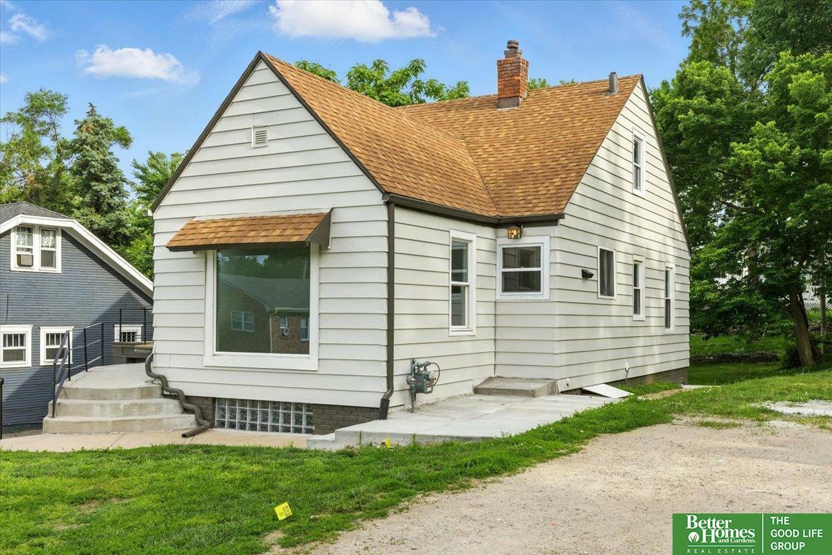 Property Photo: 4535 Bedford Avenue NE 68104