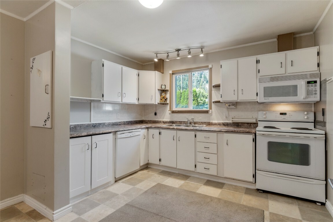 Photo de la propriété: 4160 Squilax-Anglemont Road BC V0E 1M5