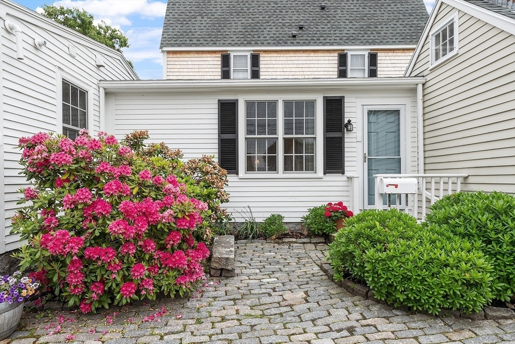 Property Photo: 10 Mt Pleasant Street B MA 01966