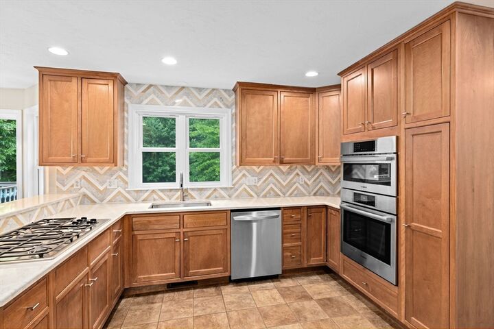 Property Photo:  102 Saddleworth Way  MA 02346 