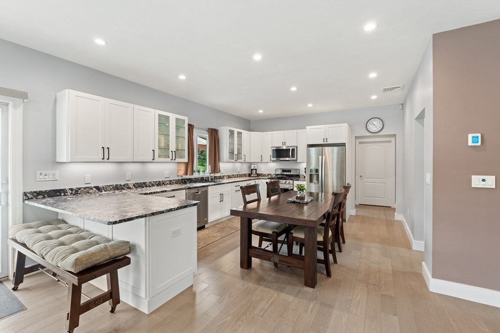 Property Photo:  86 Lynn Fells Pkwy  MA 01906 