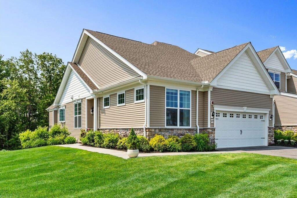 Property Photo: 109 Phoebe St 109 MA 01844