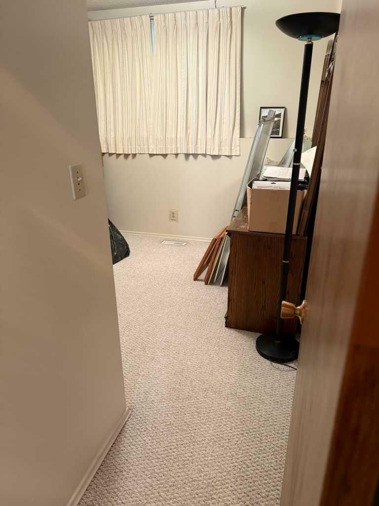 Property Photo:  38 Whiteside Crescent  AB T4N 5Z1 