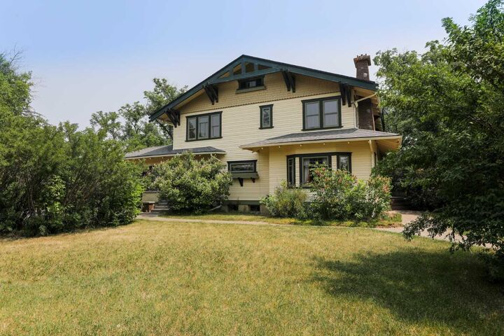 302 King Street — photo 1
