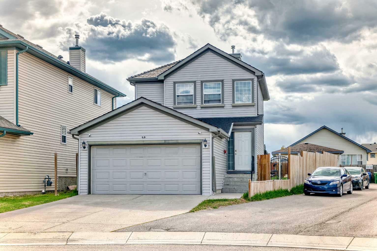 39 Marthas Meadow Close NE  Calgary AB T3J 4N7 photo