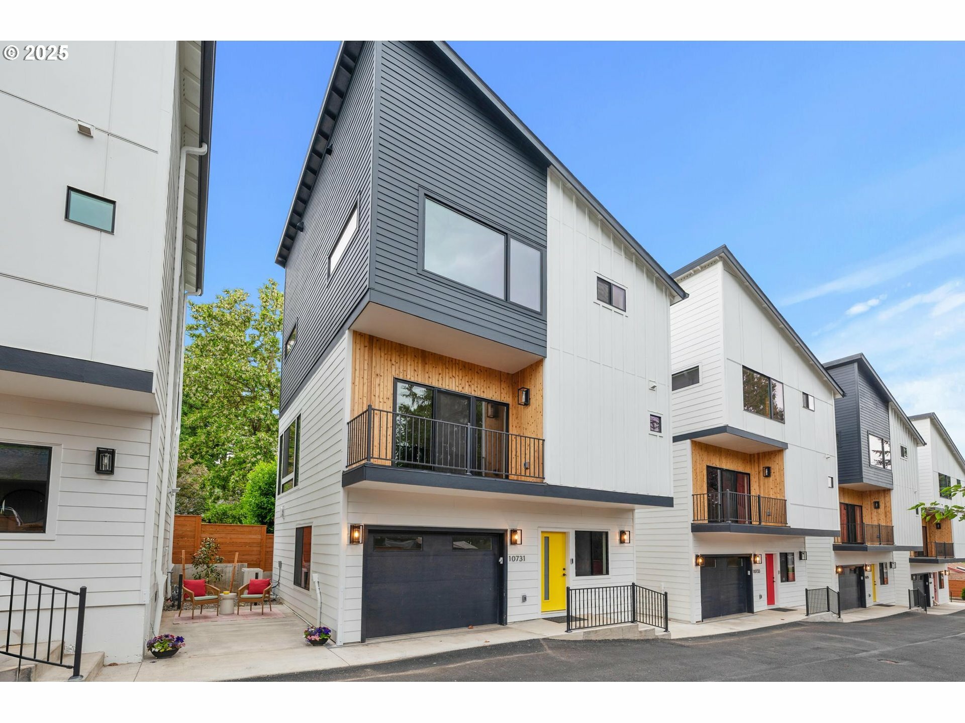 Property Photo: 10731 NE Fremont St OR 97220
