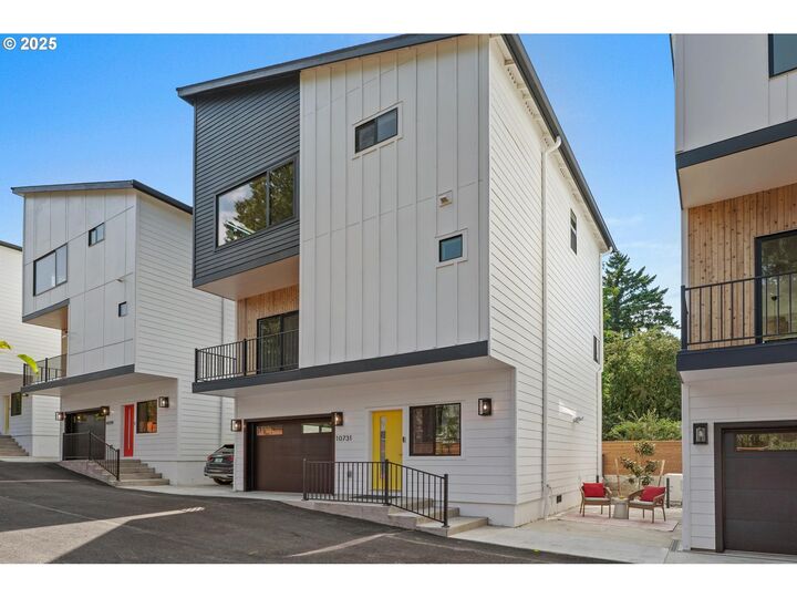 10731 NE Fremont St  Portland OR 97220 photo
