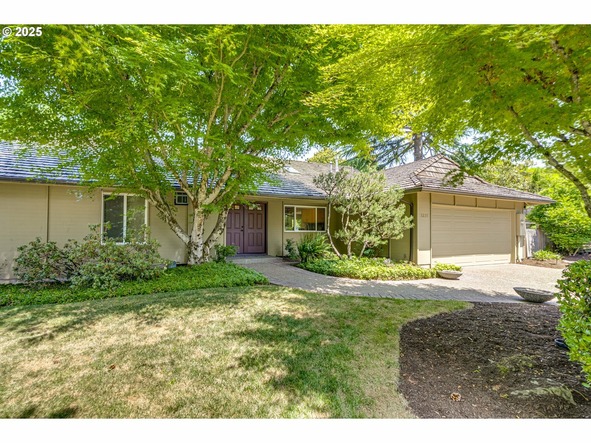 5235 SW Santa Monica Ct  Portland OR 97221 photo