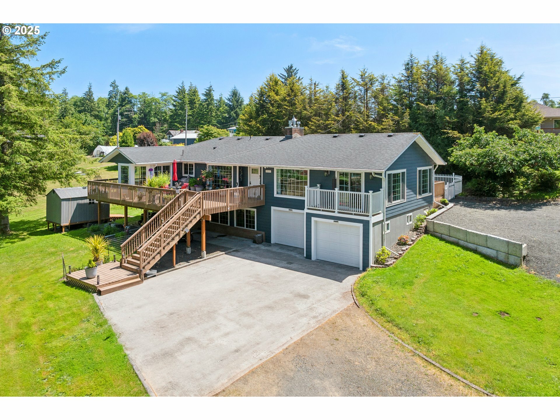 Property Photo: 35111 Jefferson Ln OR 97103