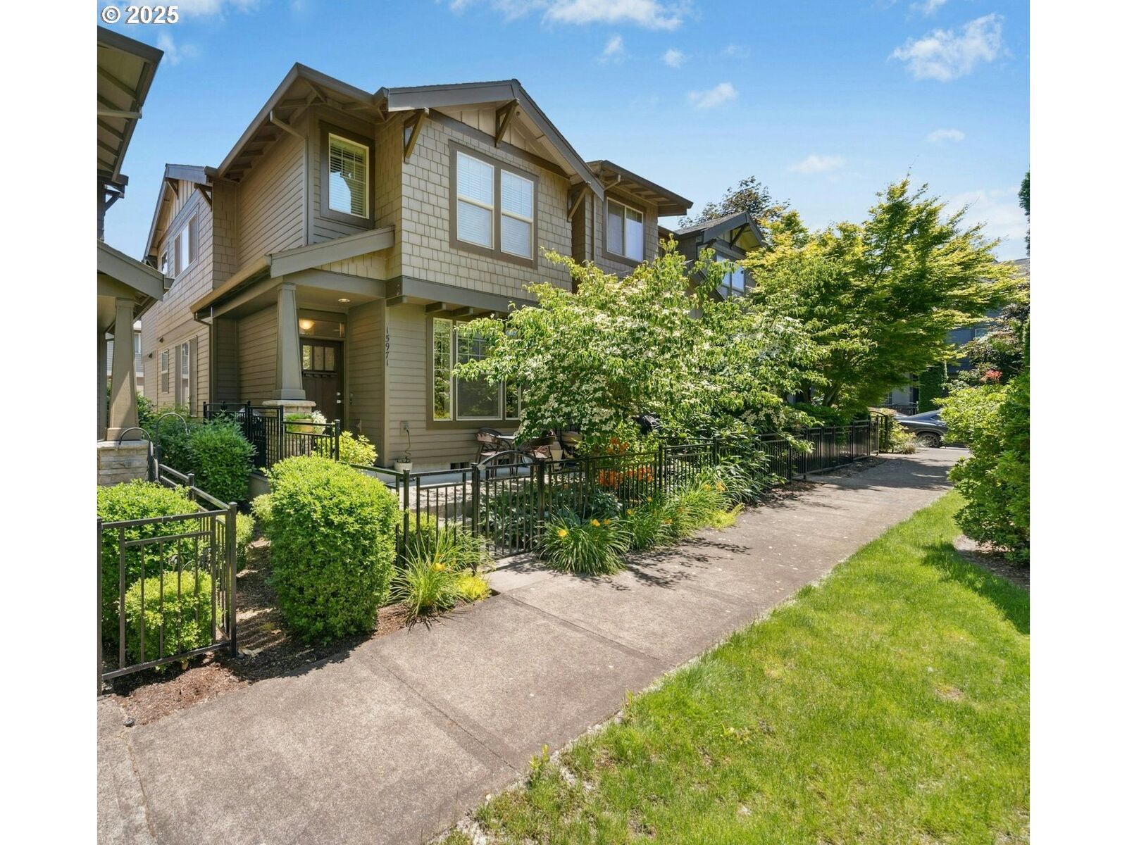 Property Photo: 15971 NW Hildago Ln OR 97229