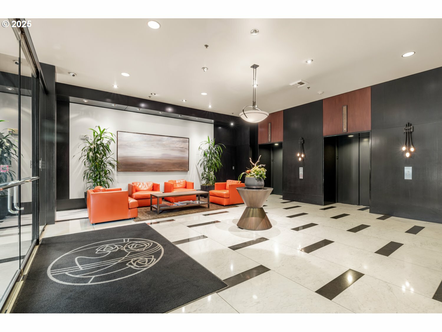 Property Photo: 333 NW 9th Ave 603 OR 97209