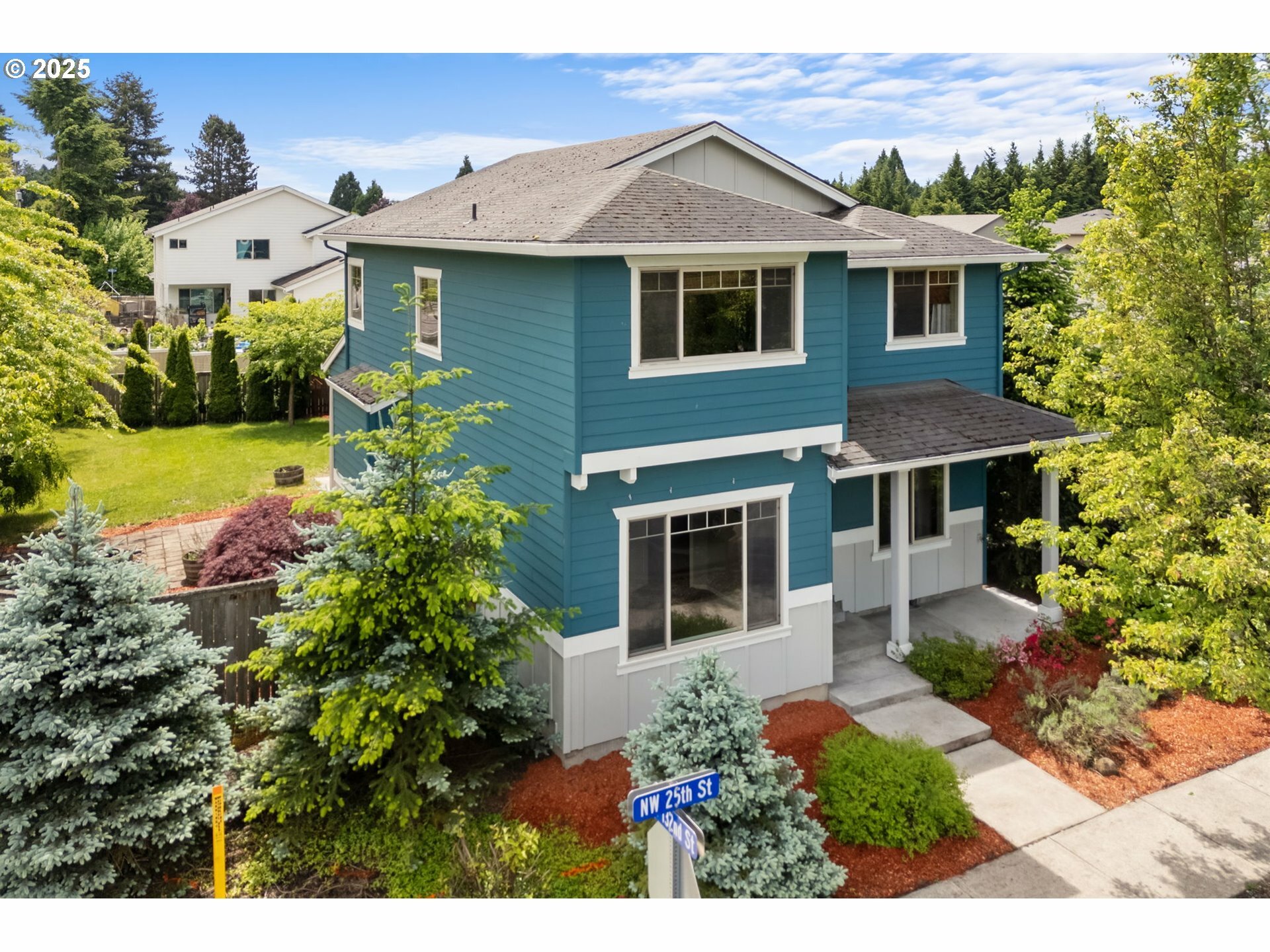 Property Photo:  11 NW 25th St  WA 98604 