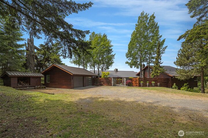 Property Photo:  2000  Mount Dallas Road  WA 98250