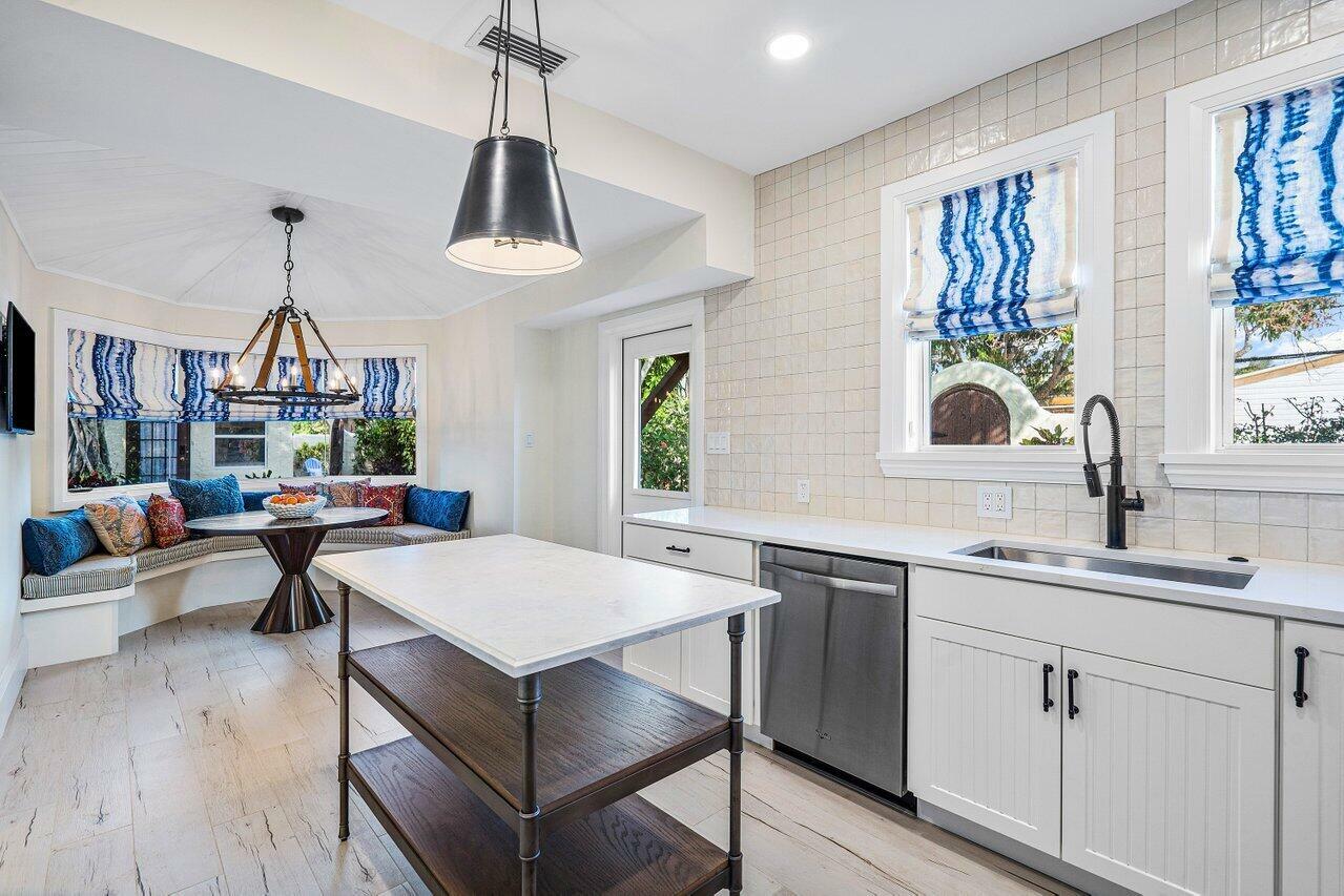 Property Photo:  248 NE 1st Avenue  FL 33444 