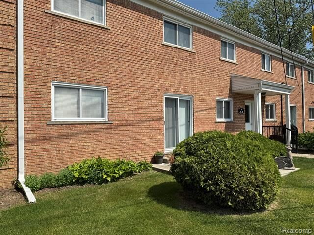 Property Photo:  801 W Long Lake Road  MI 48302 