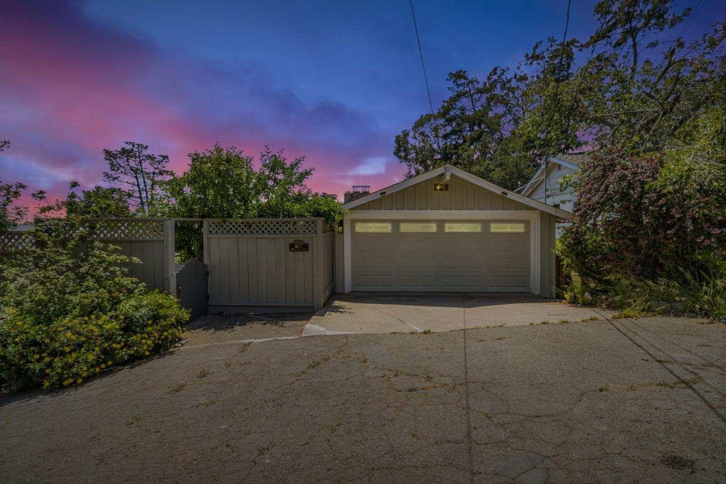Property Photo: 6827 Ridgewood Drive CA 94611