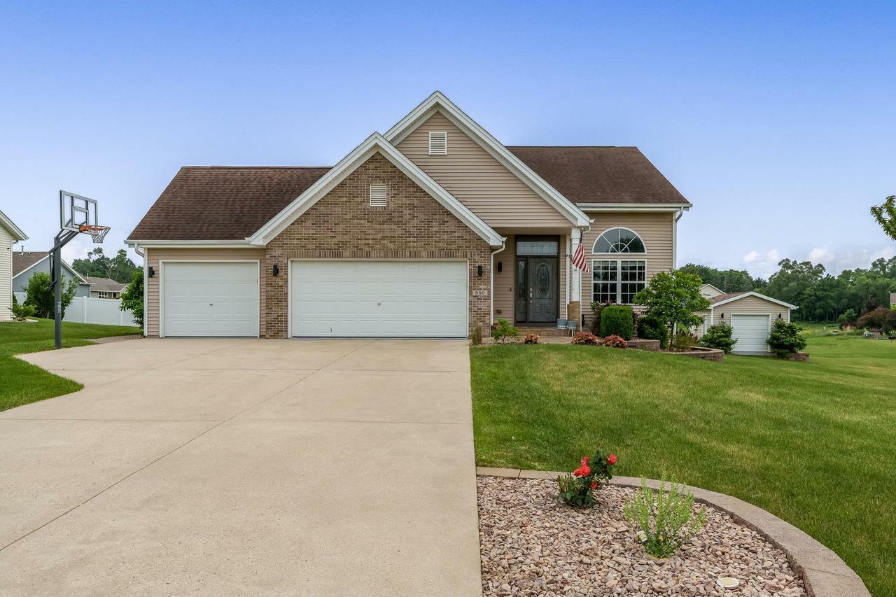 Property Photo: 850 East McKearn Lane WI 53511