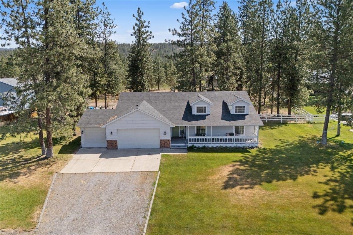 Property Photo: 6236 Pearson Dr WA 99026