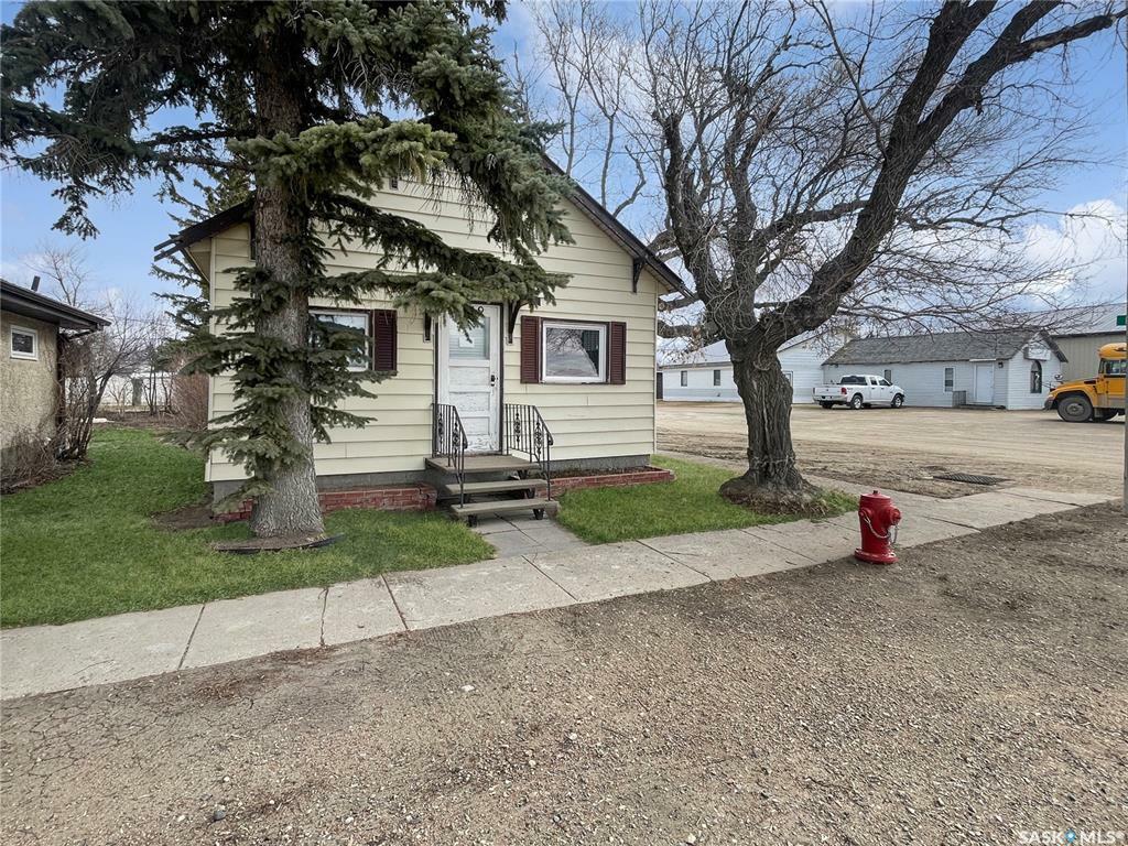 Property Photo: 239 Railway Avenue SK S0G 4Y0