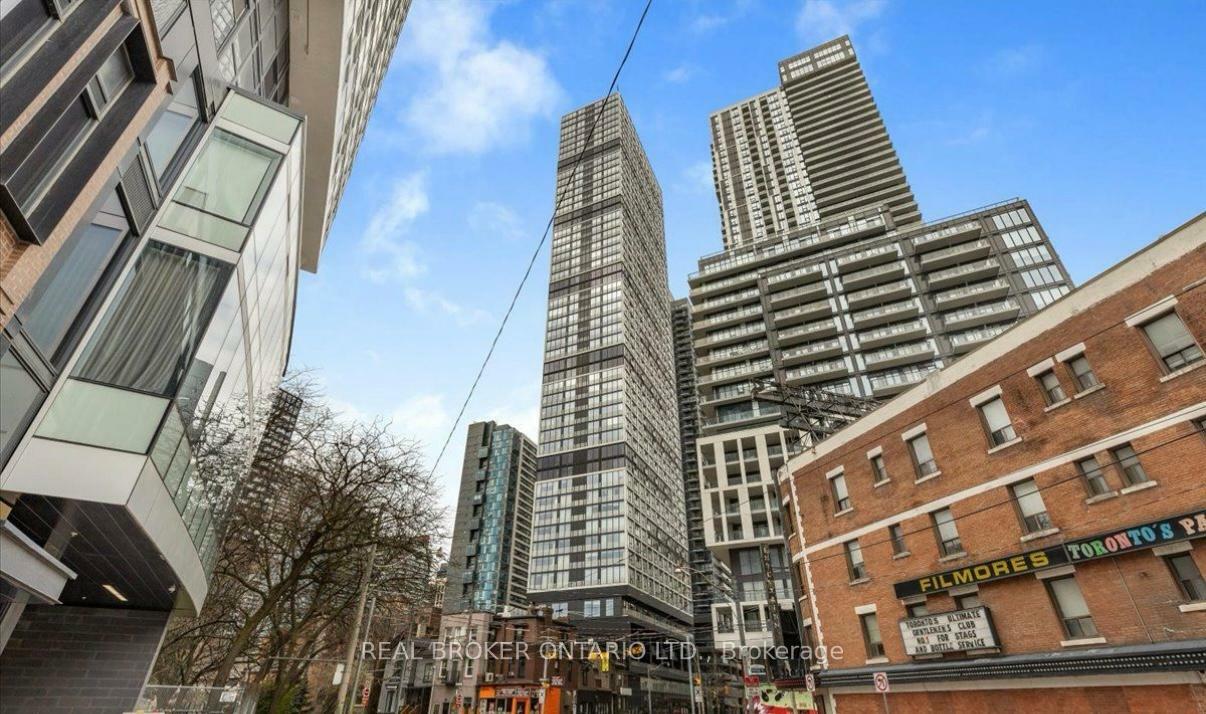 181 Dundas Street E 2815  Toronto ON M5A 0N5 photo