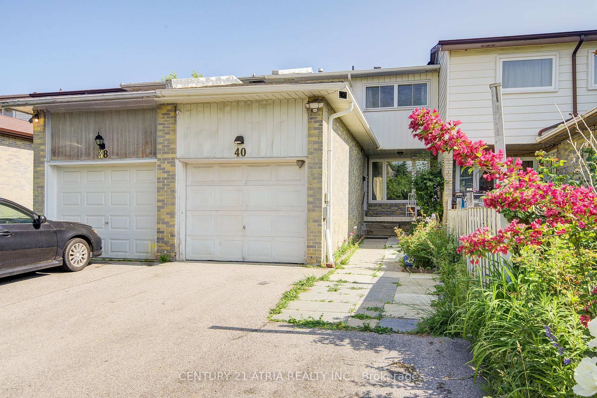 Property Photo:  40 Horseley Hill Drive  ON M1B 1W5 