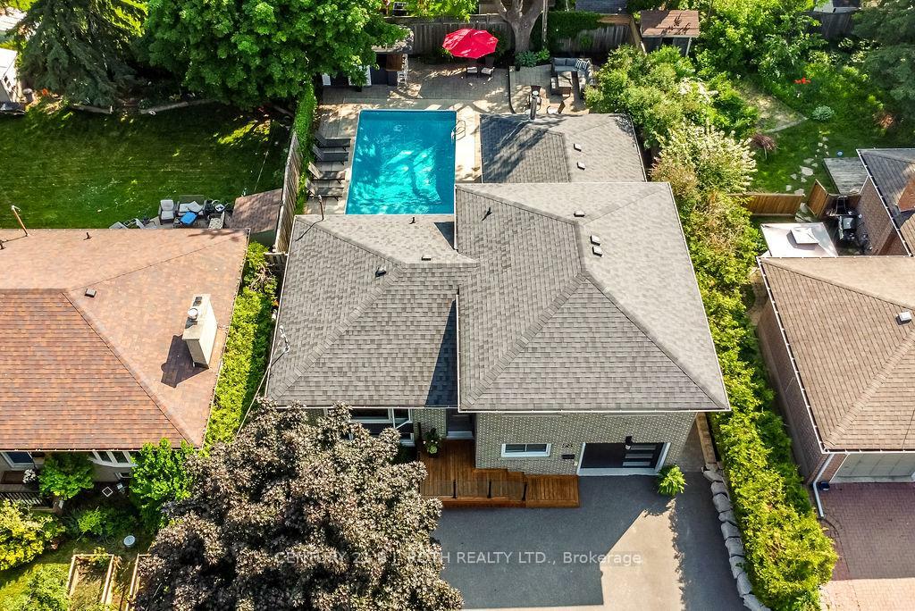 Property Photo: 58 Marion Crescent ON L4M 2L3
