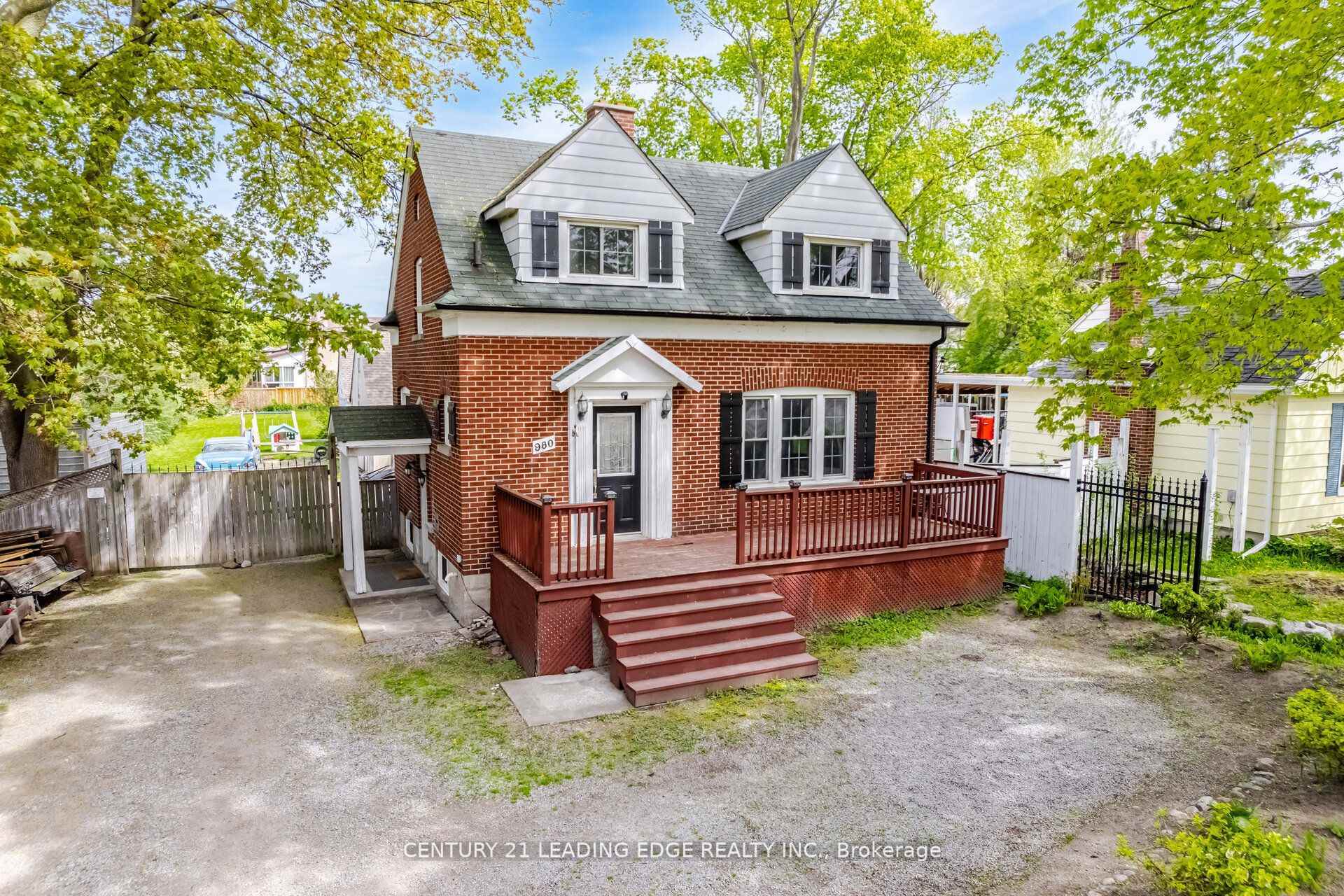 Property Photo: 980 King Street E ON L1H 1H2