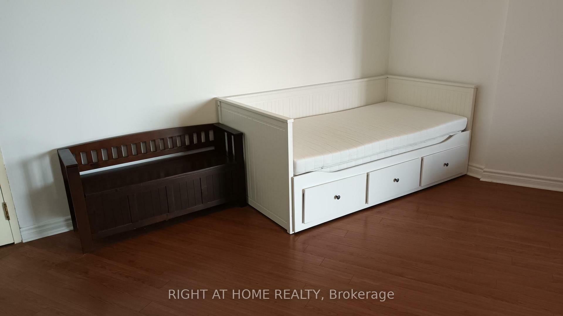 Property Photo: 260 Queens Quay Boulevard W 1203 ON M5J 2N3