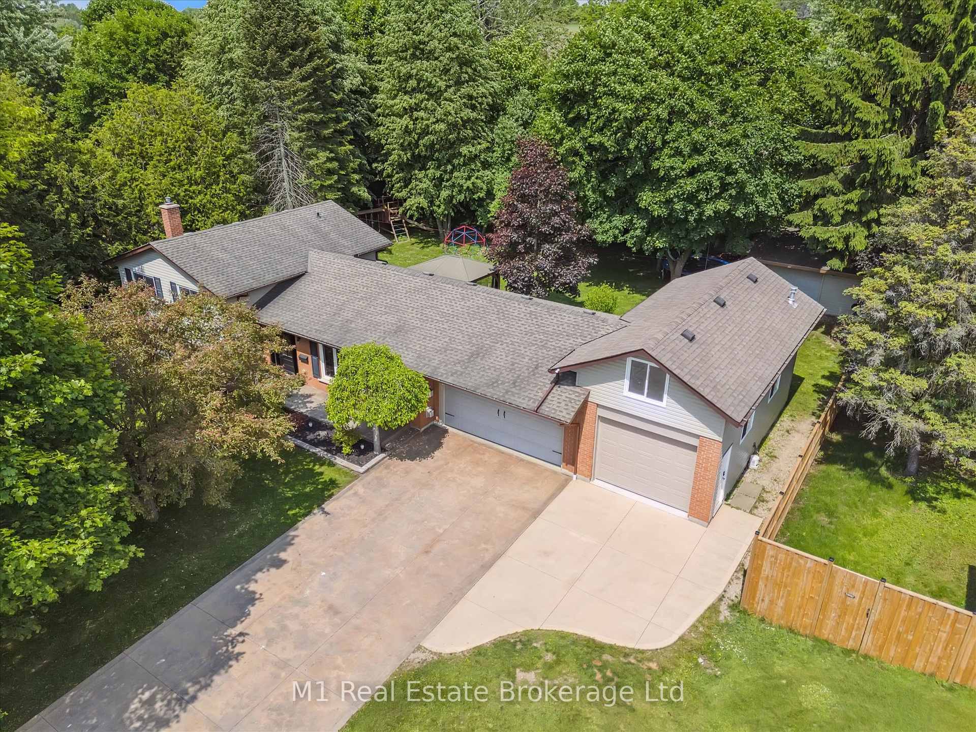 Property Photo:  765 Bon Accord Street  ON N1M 3A2 
