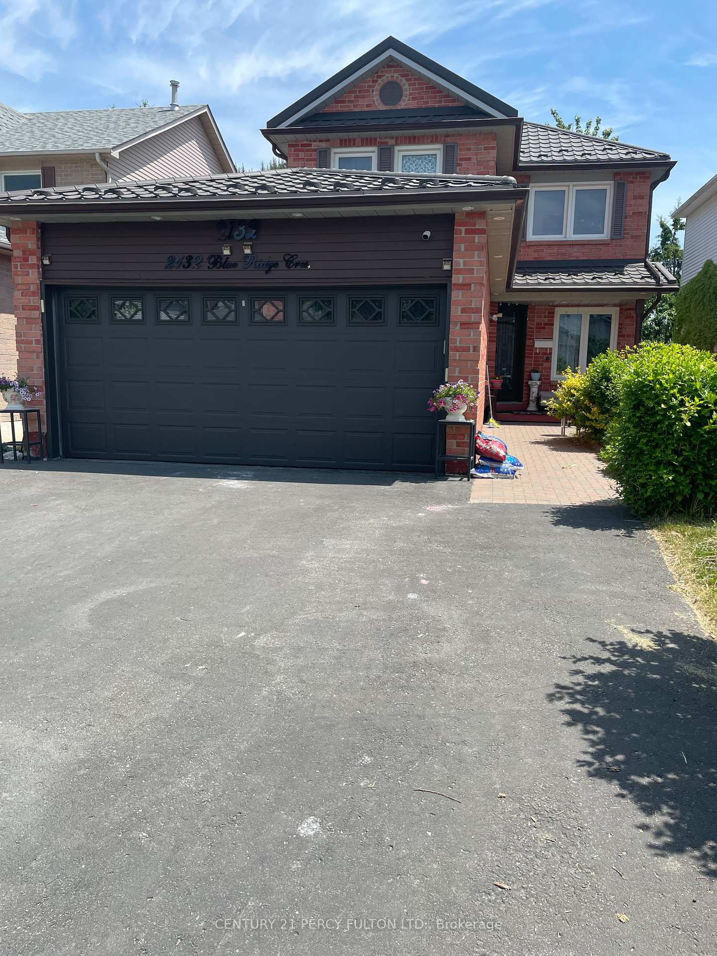 Property Photo:  2132 Blue Ridge Crescent Bsmt  ON L1X 2M7 