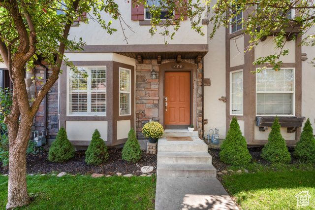 Property Photo: 176 S Geneva Dr UT 84049