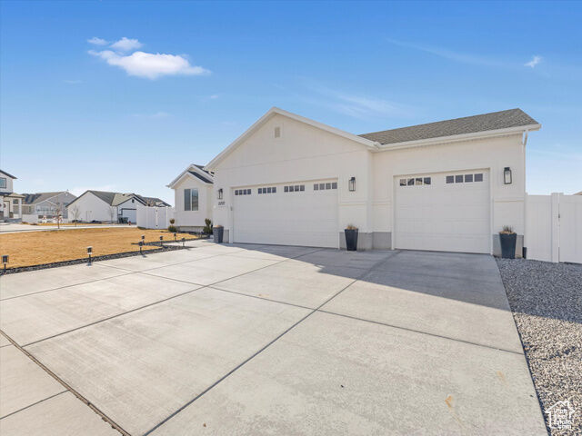 Property Photo: 2297 N 250 W UT 84074