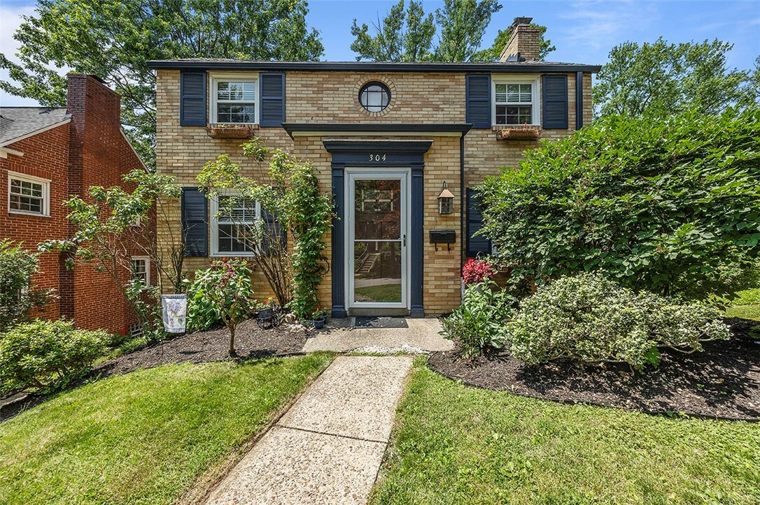 Property Photo: 304 Fieldbrook Drive PA 15228